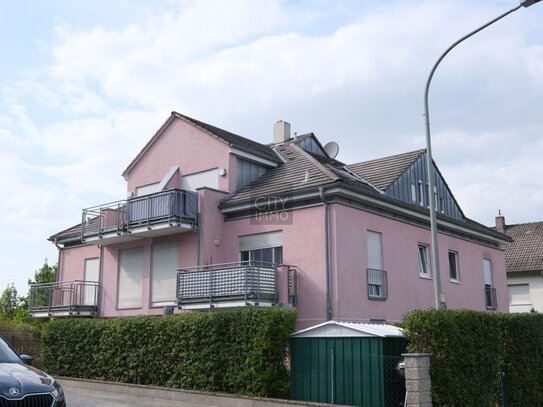 Helle und moderne Dachgeschosswohnung mit Balkon, Stellplatz und Einbauküche in Weisendorf