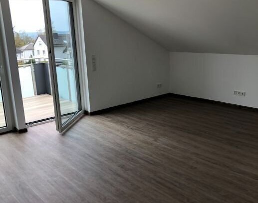 Moderne helle Singlewohnung 2 ZKB mit Balkon in Petersberg