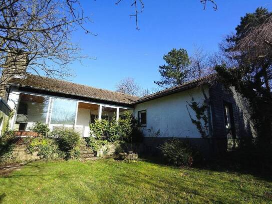 Sanierungsbedürftiges Einfamilienhaus mit Garage auf Erbpachtgrundstück in BGL-Herkenrath!