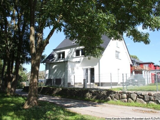 * INSEL USEDOM * Moderne Doppelhaushälfte mit Terrasse und Blick auf die Peene