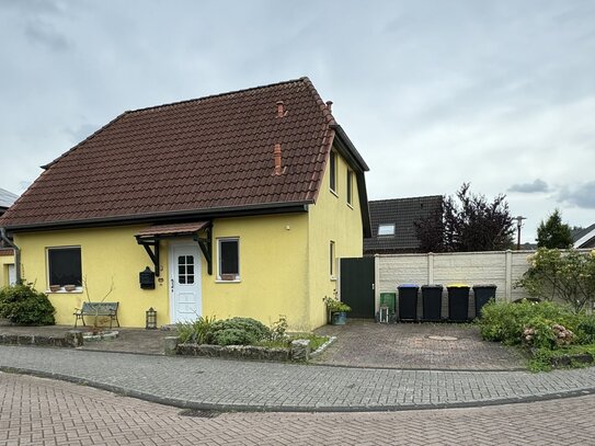 Emmerich-Praest schönes, gemütliches Einfamilienhaus mit Terrasse, Garten, Garage, Pool mit Abdeckung, Stellplätze