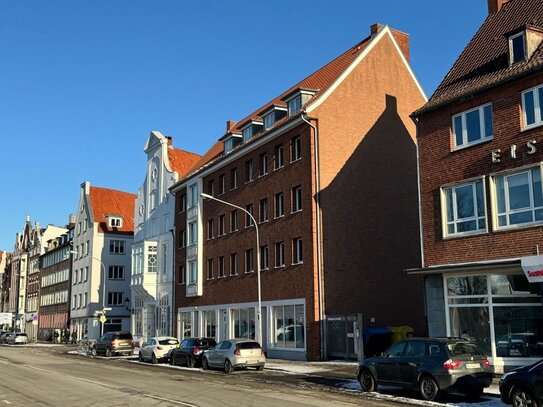 3-Zimmer-Eigentumswohnung mit Balkon und Blick auf die Untertrave (Holstenhafen)