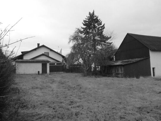 Großzügiges Baugrundstück in idyllischer und ruhiger Lage - verwirklichen Sie Ihren Traum vom Bauen!