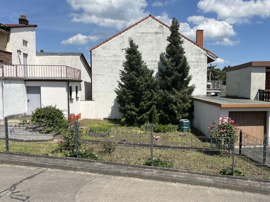 *Provisionsfrei* Sonniger Bauplatz in Pfinztal-Wöschbach inklusive Garage