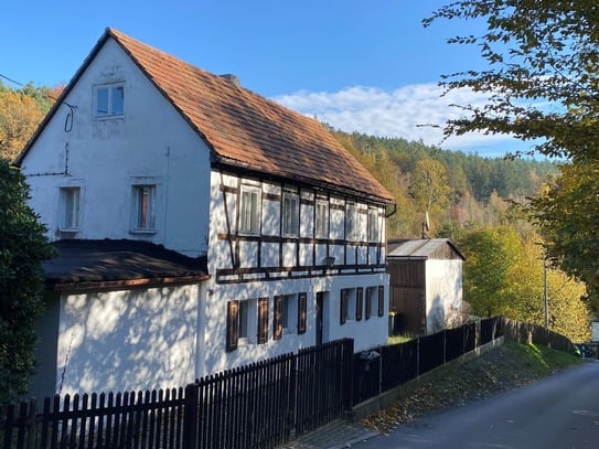 Fachwerkhaus auf großzügigem Grundstück