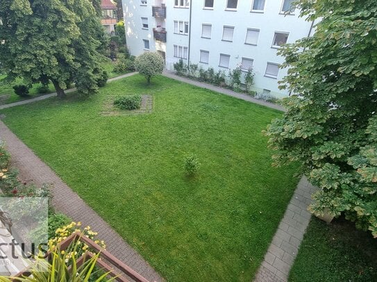 2015 sanierte 3 Zimmer Wohnung mit Balkon, Küche und Bad