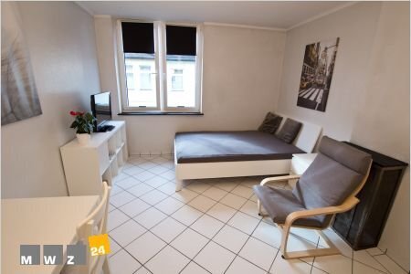 Komplett Möbliert/Furnished Accommodation in: Medienhafen/ Unterbilk. Funktionelles, helles