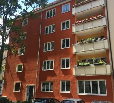 Vermietete Zweizimmerwohnung mit Balkon nahe dem Stadtpark - Aufzug