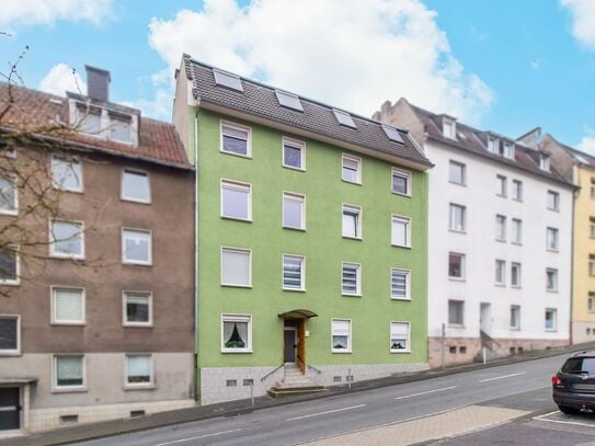 Umfangreich saniertes 6-Familienhaus mit ca. 139 m² großer Eigentümerwohnung in zentraler Lage