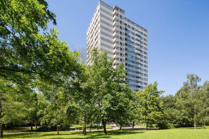 Sanierte und großzügige 2-Zimmerwohnung mit schönem Ausblick sucht Nachmieter - Photo 1