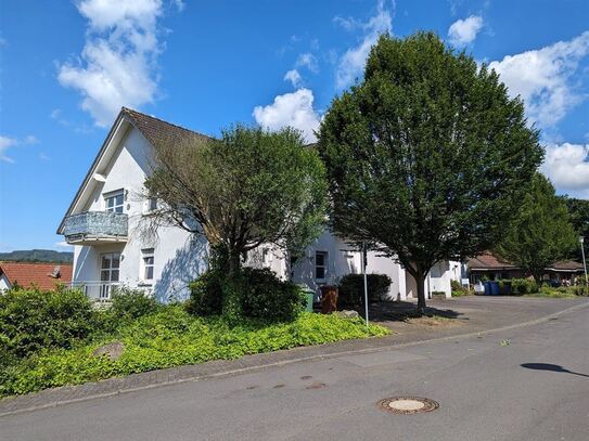 Großzügig geschnittene, helle 2 Zimmer-Souterrainwohnung in 53547 Roßbach/Wied