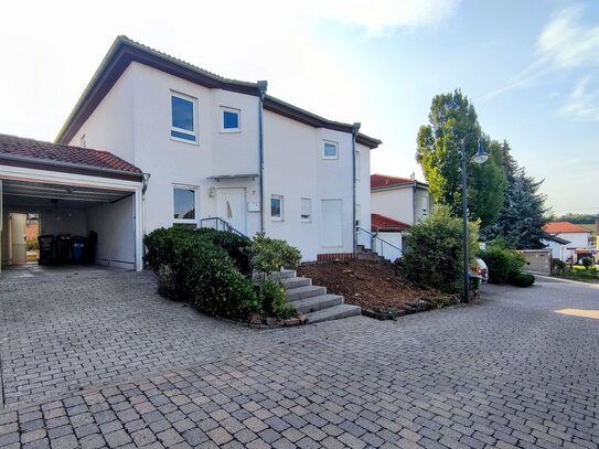 Von Privat zu vermieten. Modernes helles Haus mit Garten, Balkon in schöner Lage.