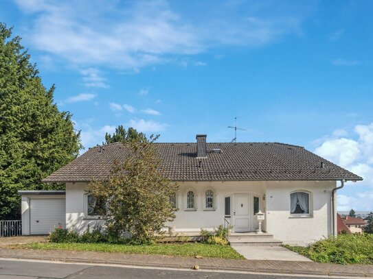 Großzügiges Einfamilienhaus in gefragter Lage von Rosbach mit großem Garten und Weitblick