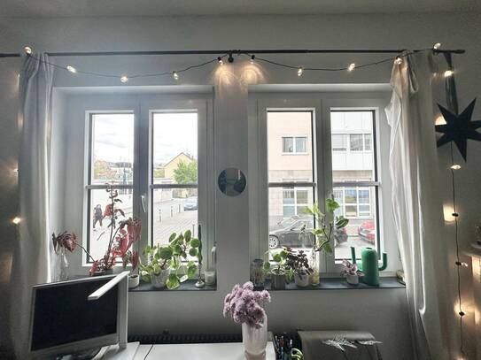 Loftstyle in Gostenhof ! WG-taugliche 4-Zi-Whg., 117m², moderne Einbauküche, im Erdgeschoß