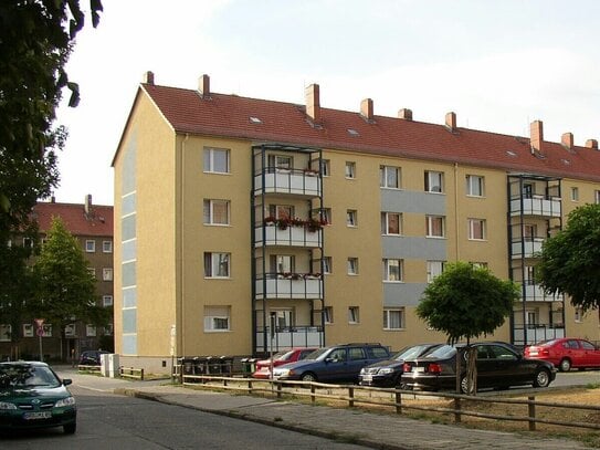 WBG - 2 Zimmer mit Balkon u. Wohlfühlbad!