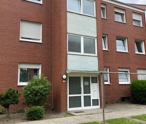 3-Zimmerwohnung im II. Obergeschoss eines Mehrfamilienhauses mit Balkon!