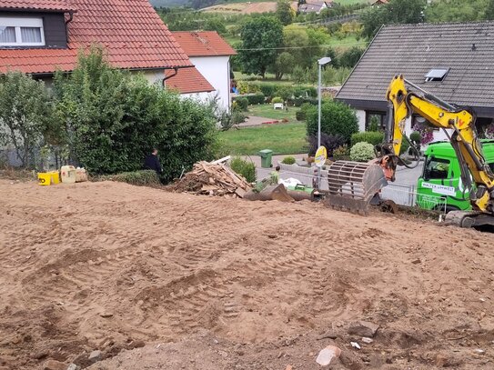 TOLLES HANGGRUNDSTÜCK MIT VIEL POTENTIAL IM WINZERORT DURBACH ZU VERKAUFEN