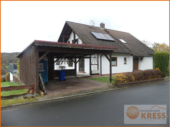 Gepflegtes 2-Familienwohnhaus mit Einliegerwohnung, Terrasse, Garage und Carport in SLÜ-Niederzell