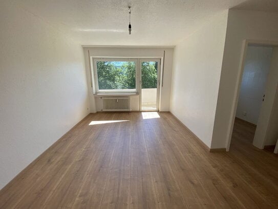 Top- Lage, schöne, ca. 53 qm Wohnung, 2 Zi.+je 1 Balkon+alle Räume mit Fenster