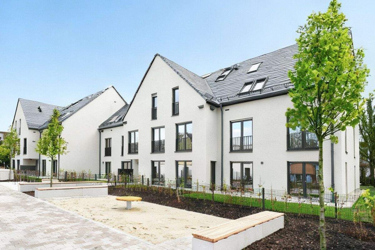 *Ein Zuhause zum Verlieben - Stilvolle 4,5-Zimmer-Dach-Maisonette mit Sonnenloggia zum Erstbezug*