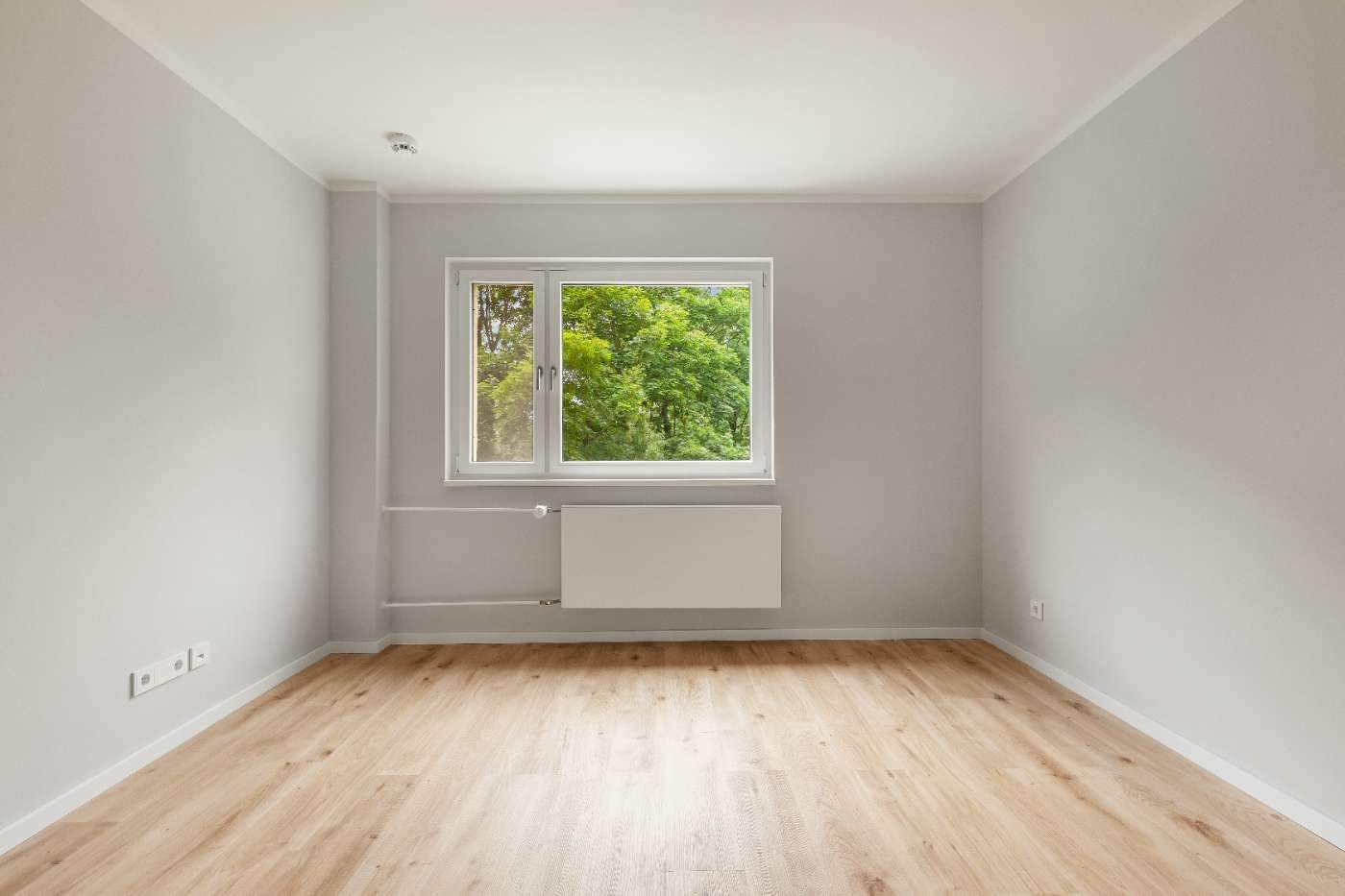 Erstklassig sanierte 2-Zimmer-Wohnung mit Einbauküche & TG-Stellplatz! - Foto 1