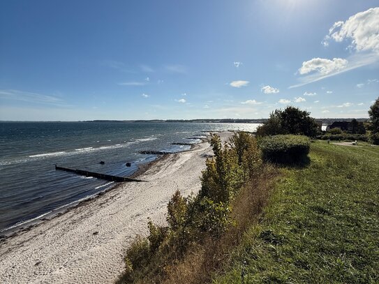 Nur ein paar Schritte vom Strand in Hohwacht: Eigentumswohnung mit ca. 53m2 zzgl. Keller und Balkon.