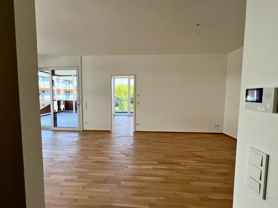 HELLE 2-ZIMMER WOHNUNG IM 2. OG - URBANES LEBEN LANGENAU - A10