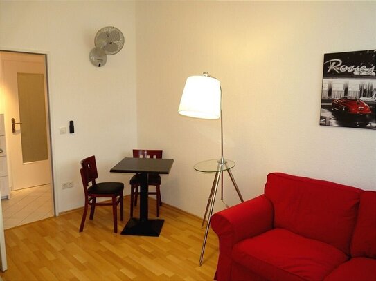 Möblierte 1-Zimmerwohnung / Terrasse / WLAN / Reinigung inkl. / nur für eine Person/ Inklusivmiete 920€ / ab sofort frei