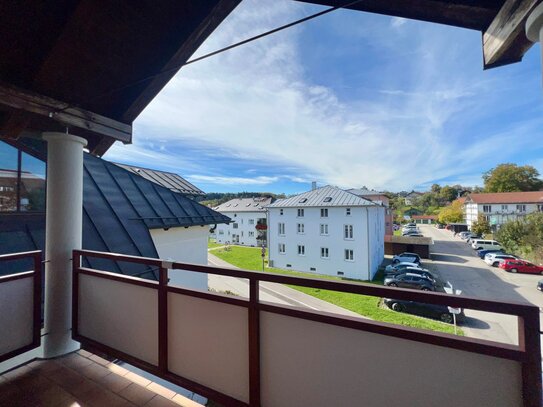 Dachgeschosswohnung mit sonnigem Westbalkon und viel Gestaltungsspielraum in Prien am Chiemsee