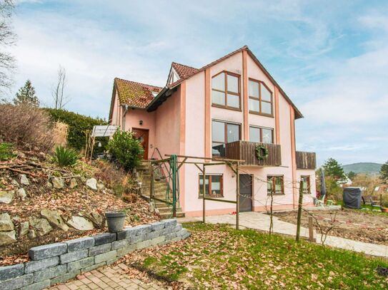 3.Zi. Terrassenwohnung mit schönem Garten, Garage, Außenstellplatz und herrlichem Ausblick