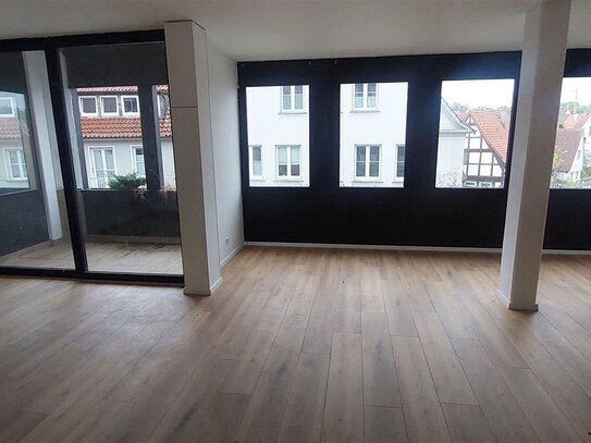 Frisch sanierte, große 3-4 Zimmer-Wohnung mit Dachterrasse und Balkon mitten im Herzen von Bad Salzuflen