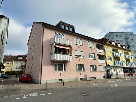 Individuelle 2-Zimmer-DG-Stadtwohnung mit Balkon