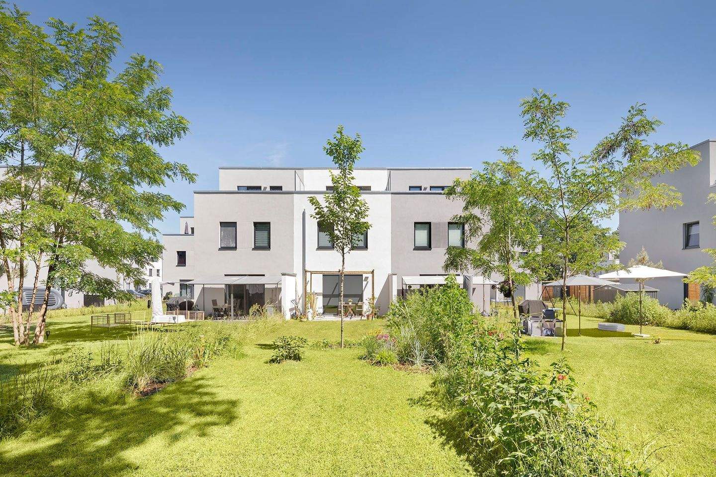 Dämeritzer Ufer - Reihenendhaus auf 3 Etagen mit großem Garten - Foto 1