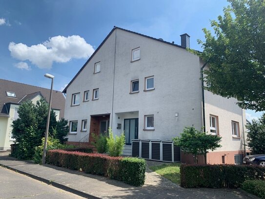 SANKT AUGUSTIN, tolle Doppelhaushälfte, 4-5 Zimmer, ca. 155 m² WNfl., Terrasse, Garage, Vollkeller