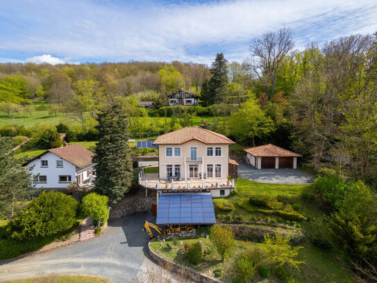 AUTARK LEBEN! Villa mit Nebenhaus, Halle und absoluter Privatsphäre auf 3803 m² Grundstück