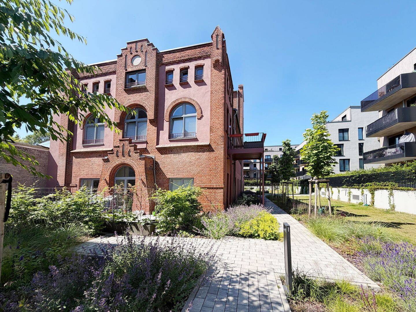 Lichtdurchflutetes Loft im historischen Werfthaus mit großer Südwest-Terrasse - Foto 1