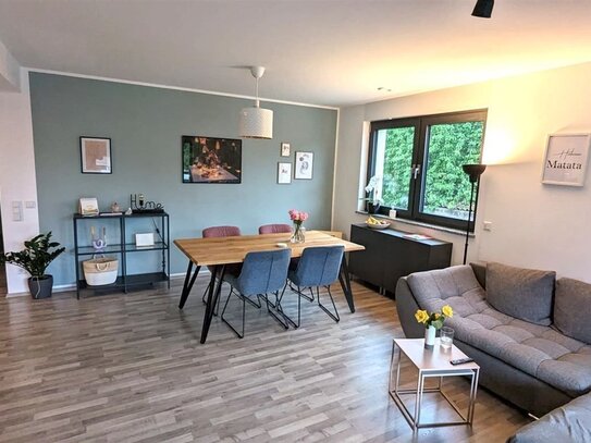 TOP MODERNE 3-Zi.-Whg. in zentrumsnaher Lage in Roßtal, mit GROßEM SÜDBALKON!