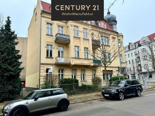 Zum Verlieben schön! Exklusive Dachgeschosswohnung mit Rapunzelturm & Einzelgarage in Pankow