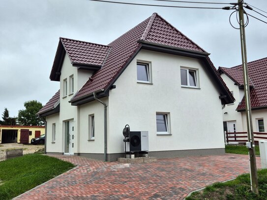 +++Erstbezug+++ Exklusives Einfamilienhaus mit großzügiger Terrasse und Garten auf der Sonneninsel Rügen zu vermieten