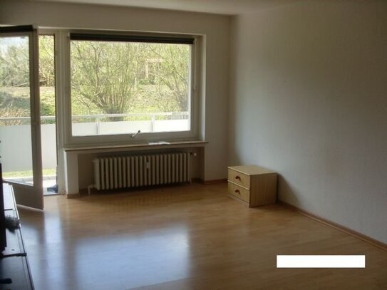 Schöne Wohnung im ersten Obergeschoss mit Balkon nahe der Waldquelle