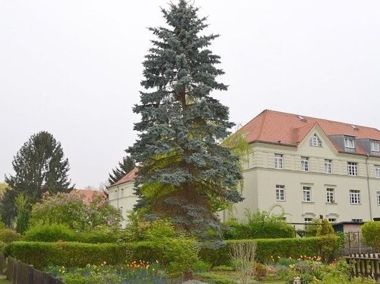 Idyllische Siedlungslage - 2 Zi- Altbauwohnung mit Loggia + eigener Garten*