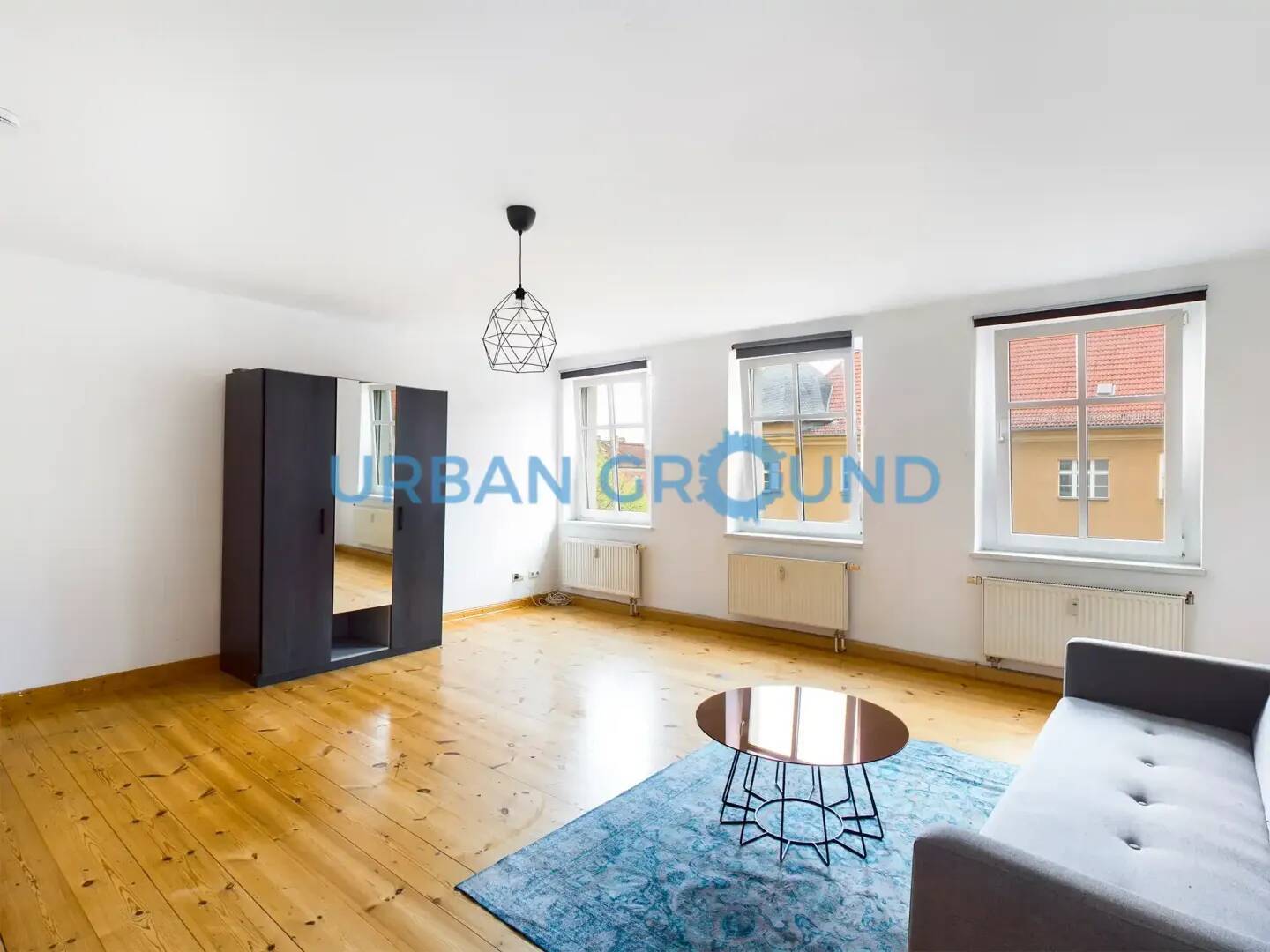 Großes Zimmer mit Balkon in einer WG - Photo 1