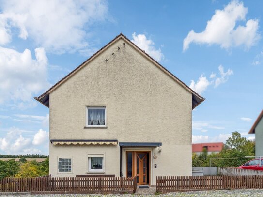 Charmantes Zweifamilienhaus mit Blick auf die Burg - Einzugsfertig!