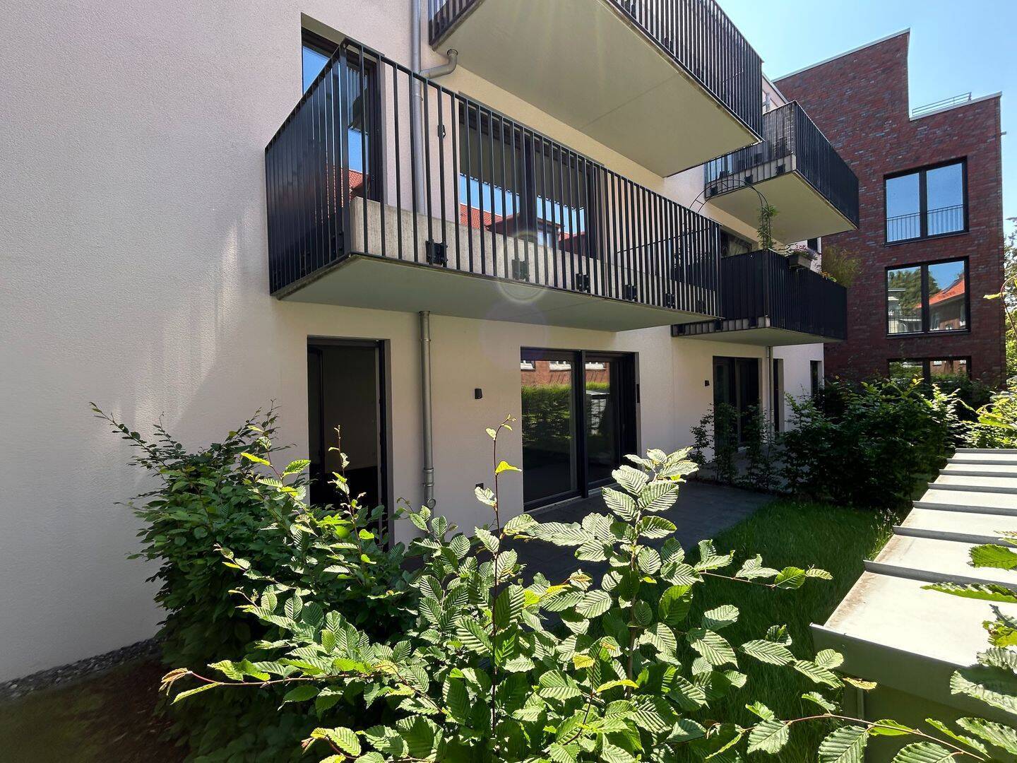 Großzügige 3-4 Zimmer Wohnung mit Terrasse und Gartenanteil