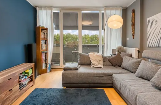 OWNR: Einziehen und Wohlfühlen - Renoviert und mit Küche! Großzügige Maisonette Wohnung in Pankow!