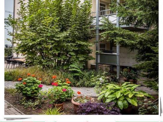 TOP SANIERTE 2-Raum Wohnung - MIT BALKON - AUFZUG - AB 01.08.2025