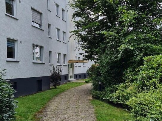 Top aufgeteilte 3-Zimmerwohnung mit Balkon und TG-Stellplatz!