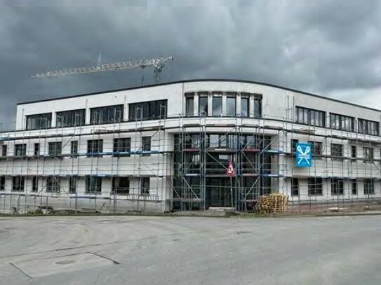 GEWERBEHOF MIT DEVELOPMENT/BEGONNENE BAUMASSNAHME EINES BÜRO- UND VERWALTUNGSGEBÄUDES