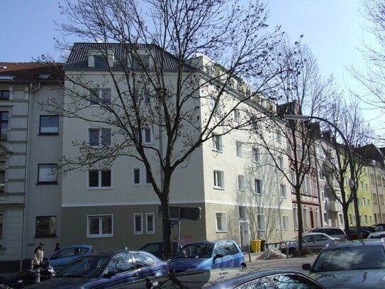 frisch sanierte 2-Zimmer-Wohnung mit großer Küche und Balkon