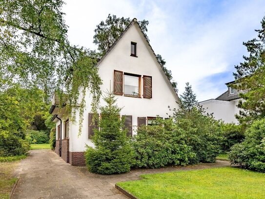 Weißes klassisches Einfamilienhaus in Blankenese